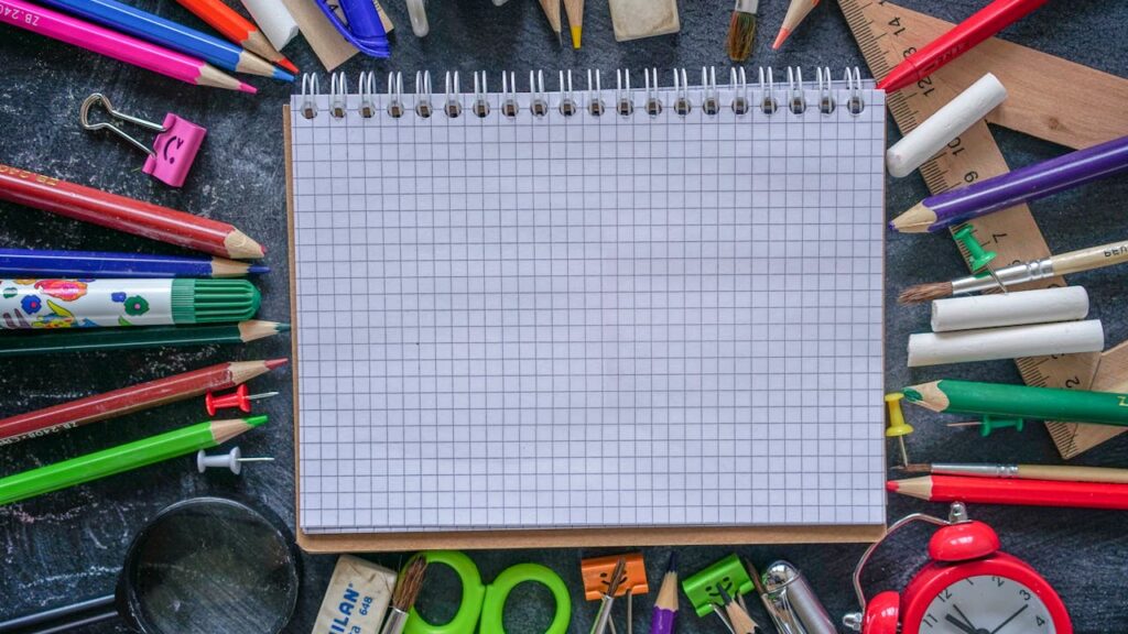 Block mit Büromaterial